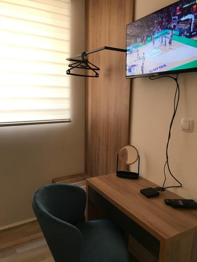 Apartament Race For Space