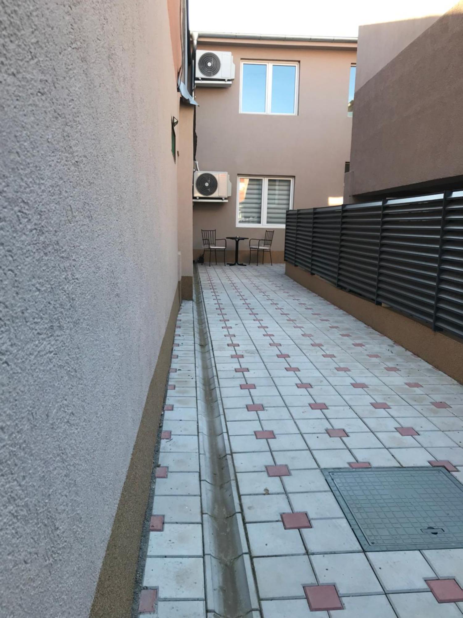 Race For Space Apartament *